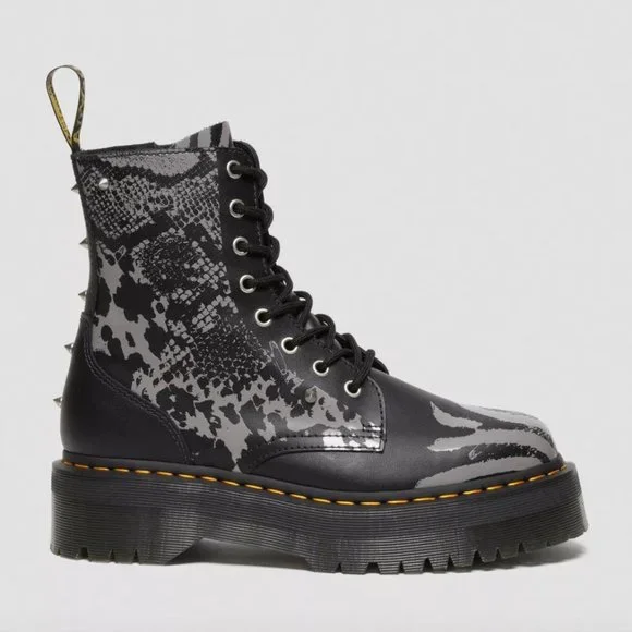 NWOB Dr. Marten 8 Eyelet Jadon Animal Clash Boot
